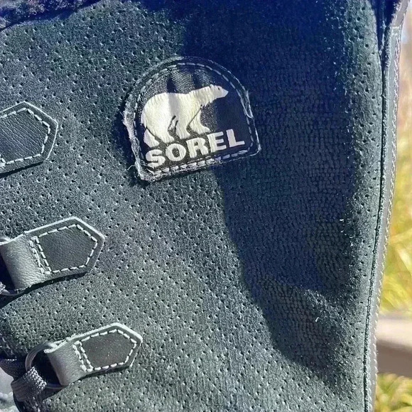 Sorel Women’s waterproof boots. Gently used. Size 6. - Picture 2 of 7